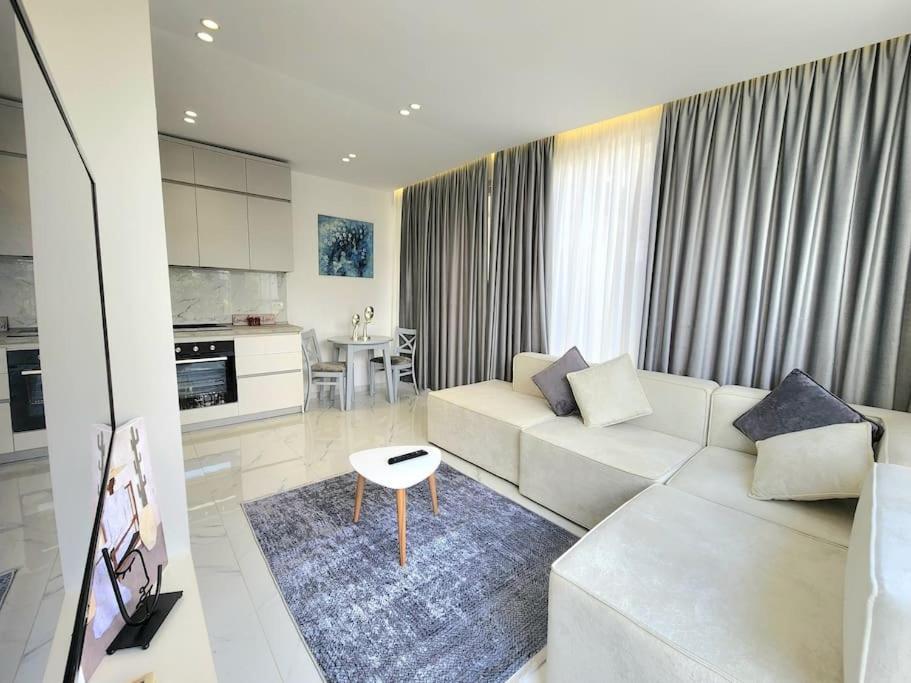 Penthouse With A City View Tirana Extérieur photo